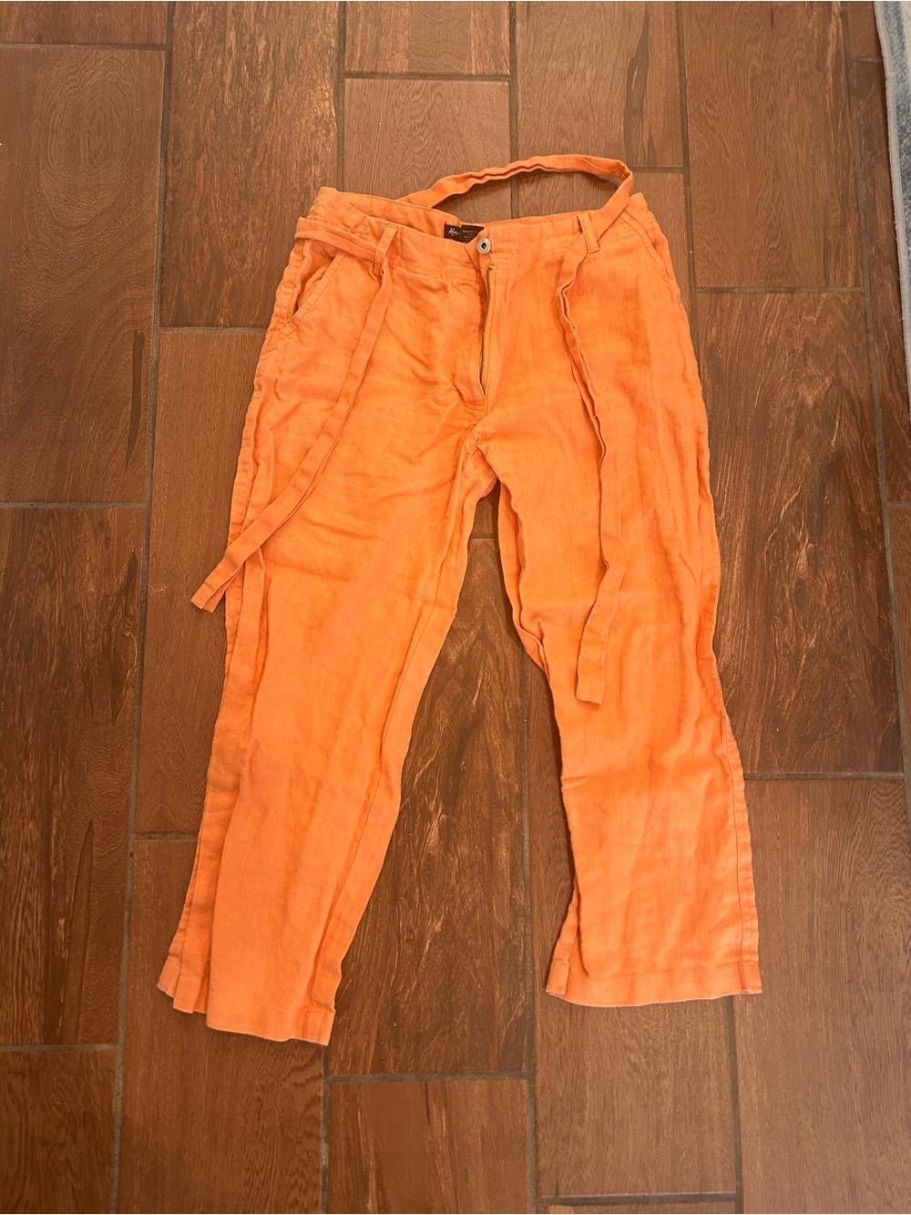 Alexandra Bartlett size 6 orange linen Capri pants
